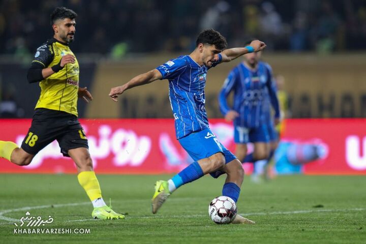 امیرمحمد رزاقی‌نیا؛ سپاهان - استقلال