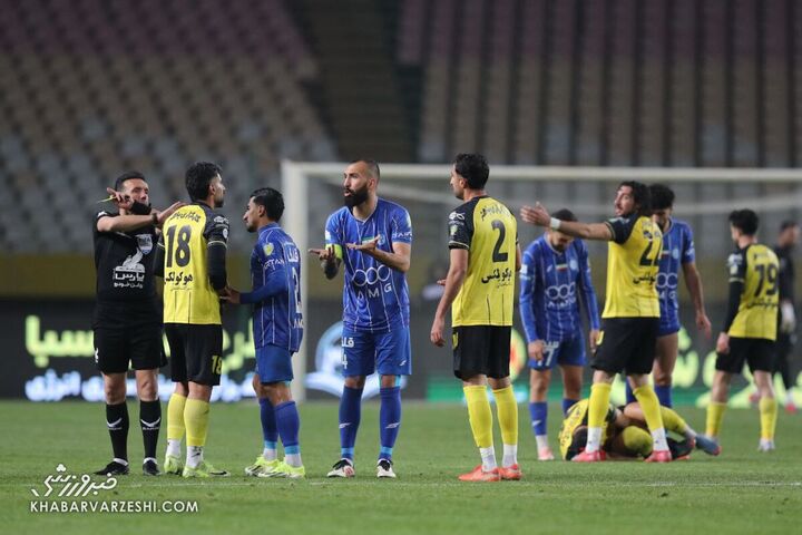 وحید کاظمی (داور)؛ سپاهان - استقلال