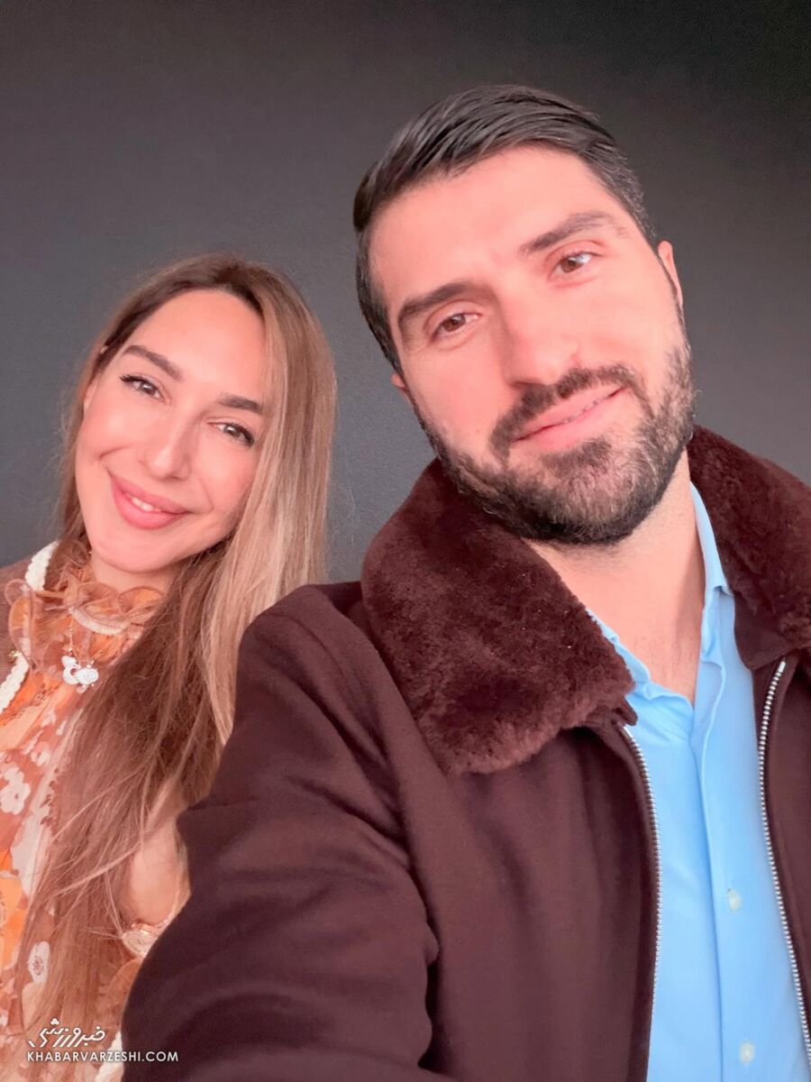 عکسهای کریسمسی کریم انصاریفرد با همسر و فرزندانش