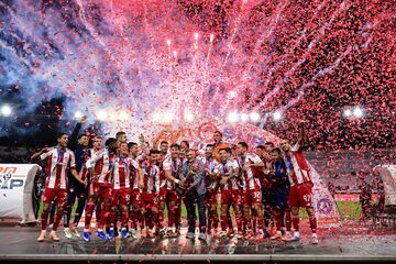 ویدیو| سوپرجام بالای سر طارمی و المپیاکوسی‌ها