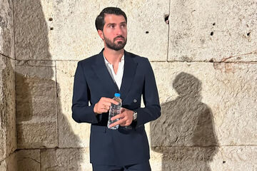 استوری کریم انصاری‌فرد درباره سفره مردم؛ حق مردم شریف و نجیب ایران این نیست +عکس