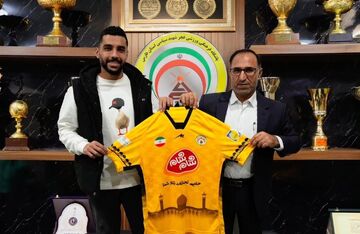 مهاجم پرسپولیسی رسماً به تیم جدید پیوست +عکس