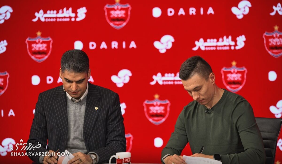 امضای قرارداد ایگور سرگیف با پرسپولیس