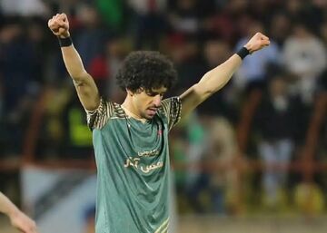 اختلاف چند میلیاردی در یک انتقال؛ جنگ پرسپولیس و شمس‌آذر ادامه دارد