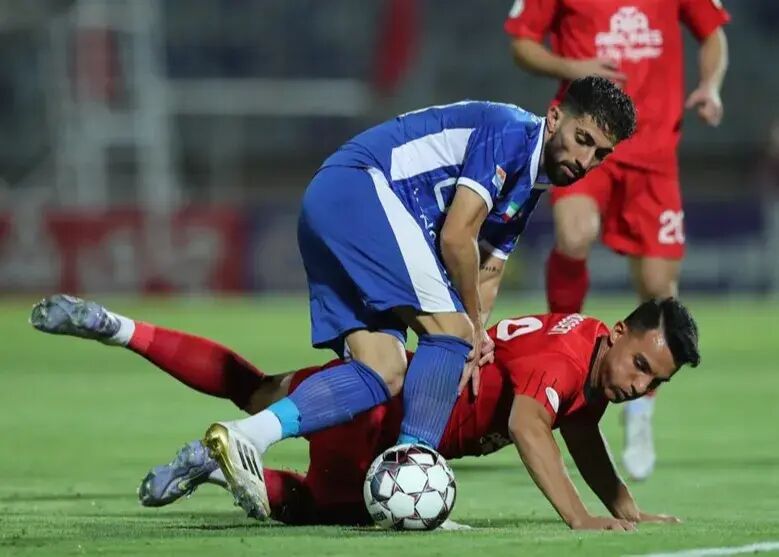 استقلال ۰ – تراکتور ۰/ تنها گل بازی بزرگ هفته سوخت!