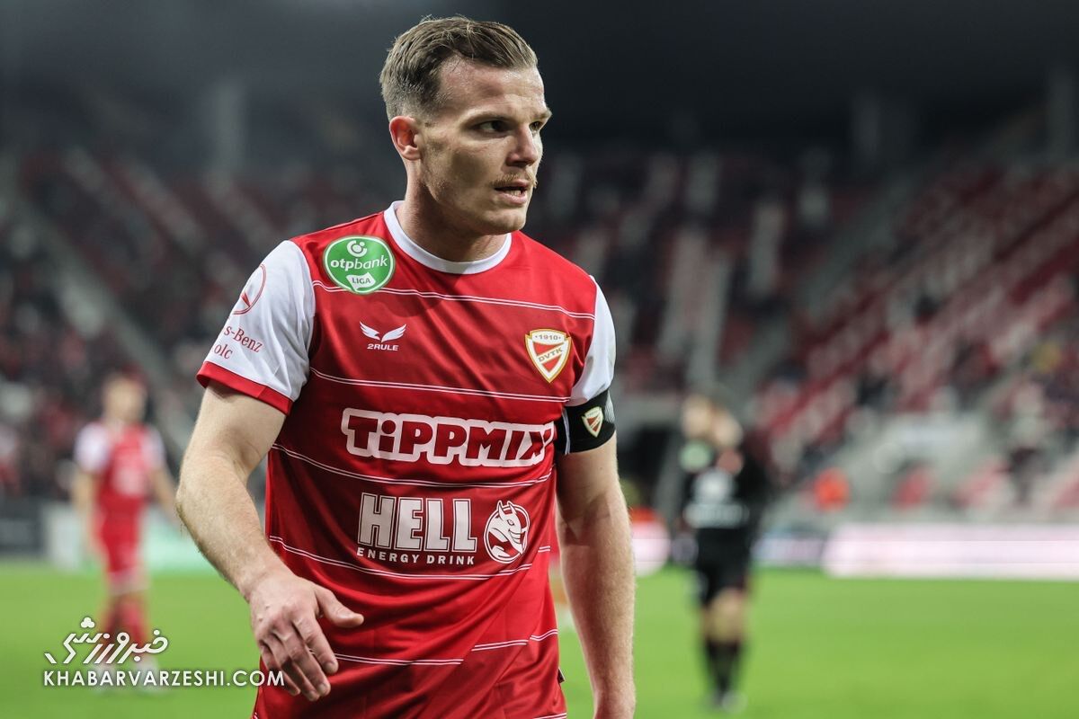 بازیکن خارجی پرسپولیس هم امشب معرفی میشود بازیکن خارجی پرسپولیس هم امشب معرفی میشود