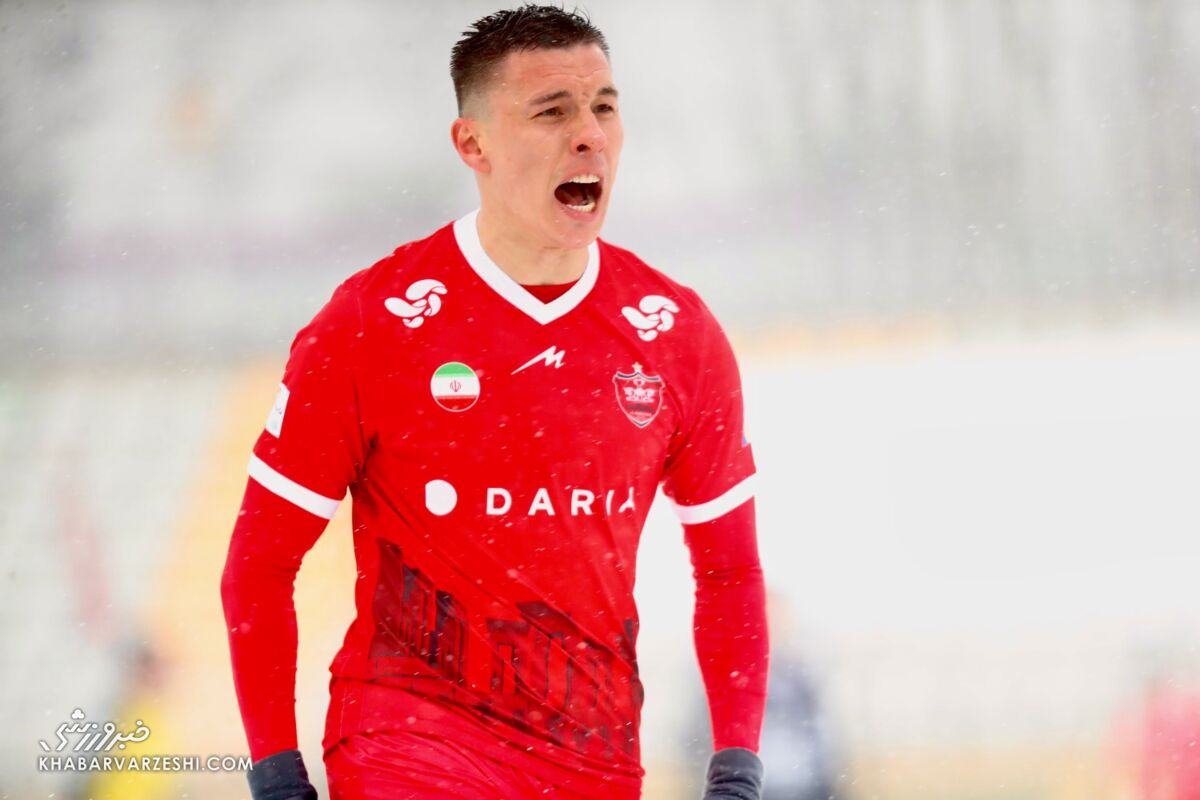 بغض ستاره پرسپولیس بعد از زدن اولین گل بغض ستاره پرسپولیس بعد از زدن اولین گل