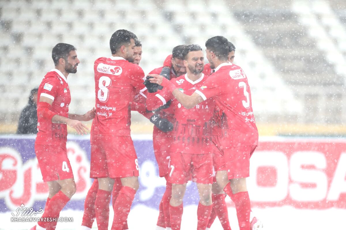 پوئن ویژه برای پرسپولیس در پایان فصل پوئن ویژه برای پرسپولیس در پایان فصل