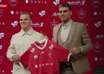 ویدیو| جر و بحث مدیرعامل پرسپولیس با خبرنگار بر سر یک بازیکن!