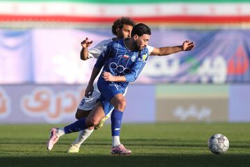 ویدیو| شرط‌بندی منیر و نازون روی ضربه به تیر دروازه