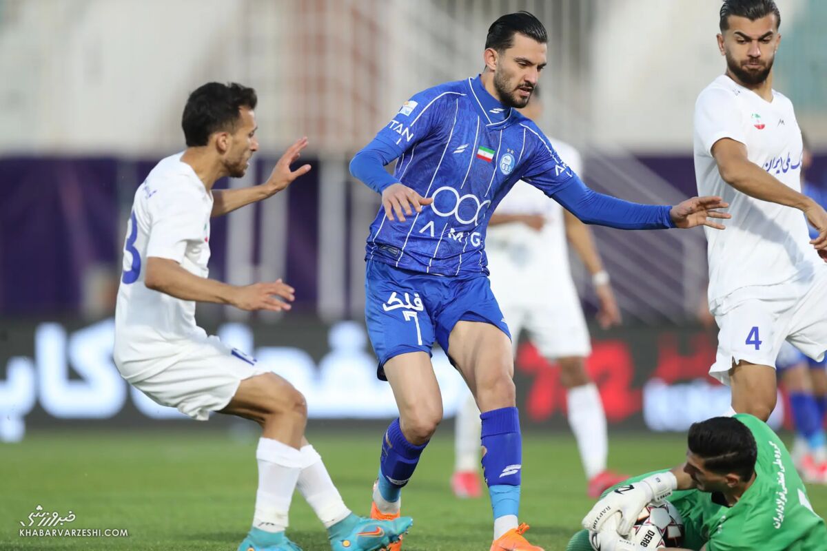 محمدرضا آزادی بازیکن استقلال