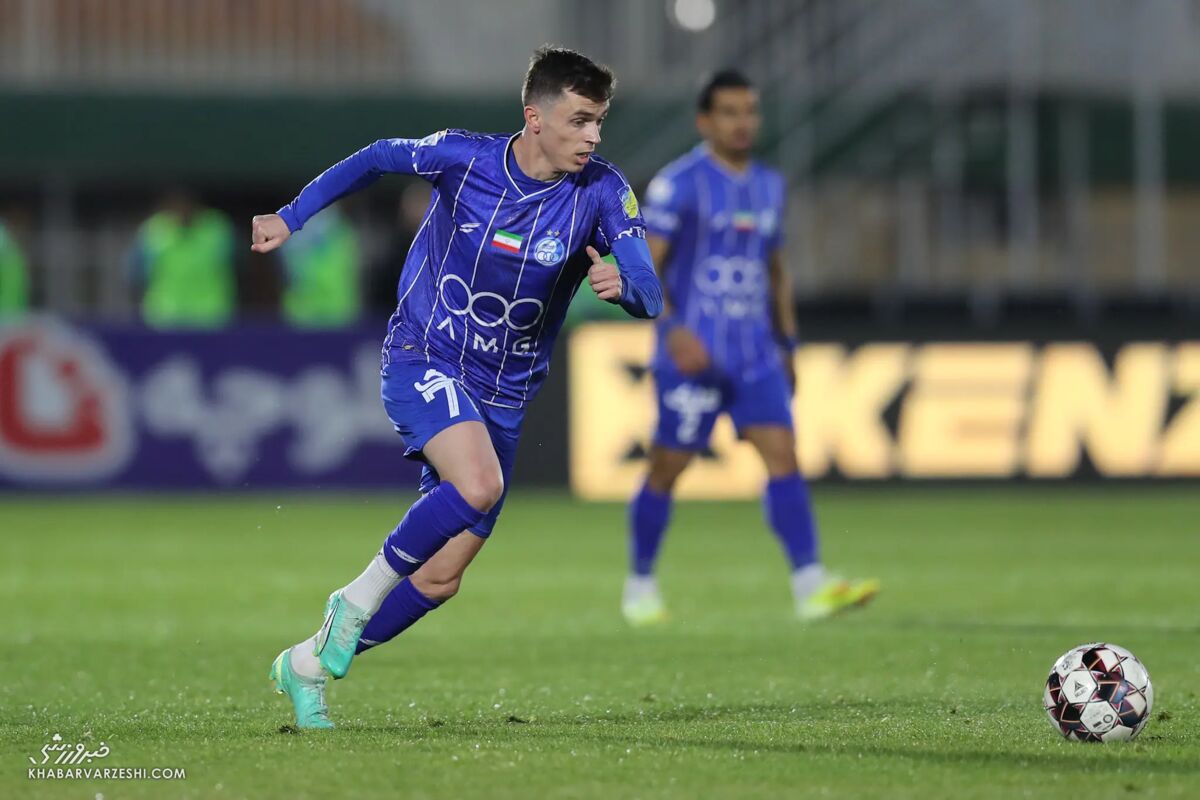 ستاره گلزن استقلال پای میز مذاکره کوتاه نیامد