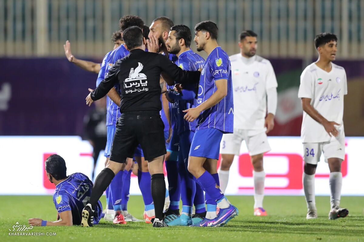 واکنش کارشناسان داوری به چهار صحنه مشکوک/ قبل گل خطا شد؟ پنالتی استقلال سوخت؟ واکنش کارشناسان داوری به چهار صحنه مشکوک/ قبل گل خطا شد؟ پنالتی استقلال سوخت؟