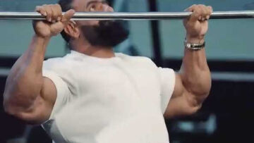 ویدیو| رقص و پایکوبی هادی چوپان در تلویزیون/ مجری از رقابت انصراف داد!