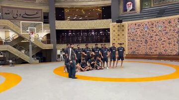 ویدیو| عکس یادگاری حسن یزدانی و کشتی گیران قبل اعزام به کرواسی