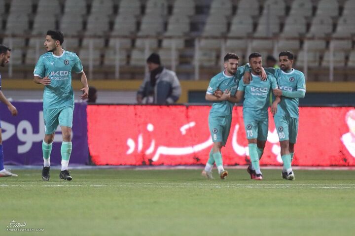 شادی گل علی آزادمنش؛ پیکان - استقلال