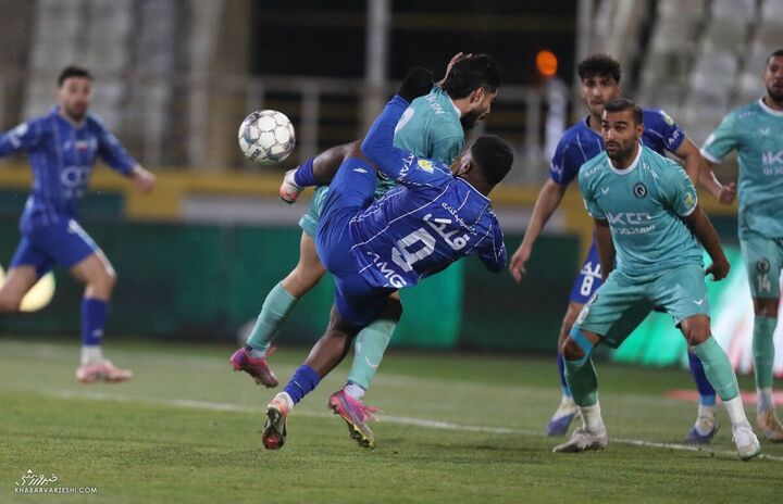 دوکنز نازون؛ پیکان - استقلال