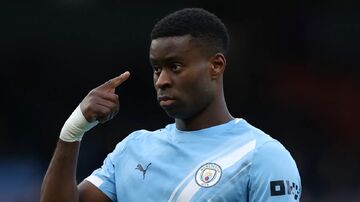 گواردیولا عصبانی شد: پولش را می‌دهیم، چرا نباید بازی کند؟!