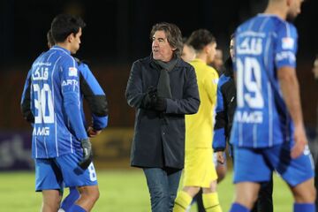 دل‌نوشته نیمه‌شبانه ساپینتو: فداکاری شما رویای استقلال را زنده نگه داشت/ موانع زیاد و ناعادلانه اند