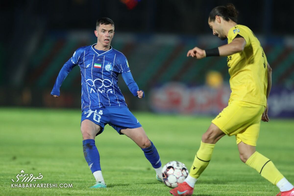 امید هواداران استقلال به ساق‌های یک بازیکن 