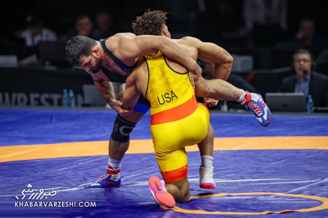 کشتی حسن یزدانی و استفن بوچانان