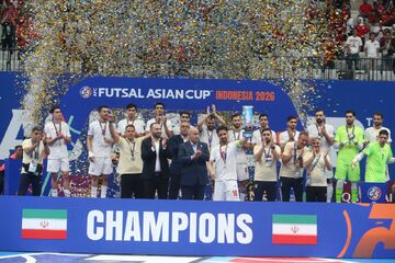 ویدیو| خودداری چند ملی‌پوش از شادمانی/ مراسم اهدای جام قهرمانی فوتسال آسیا به ایران