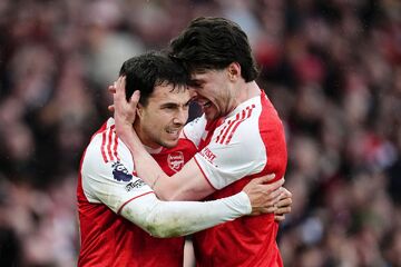 آرسنال ۳ - ساندرلند ۰/ شکار گربه‌های سیاه با آتش توپچی‌ها