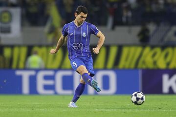 تلاش مرموز برای ملاقات با ستاره استقلال در دبی/ چه کسانی به دنبال رستم بودند؟