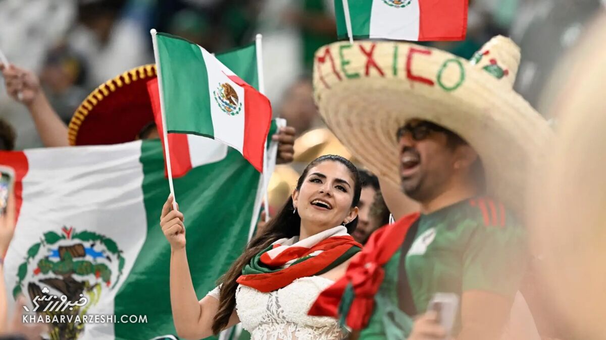 جمعی از هواداران مکزیکی