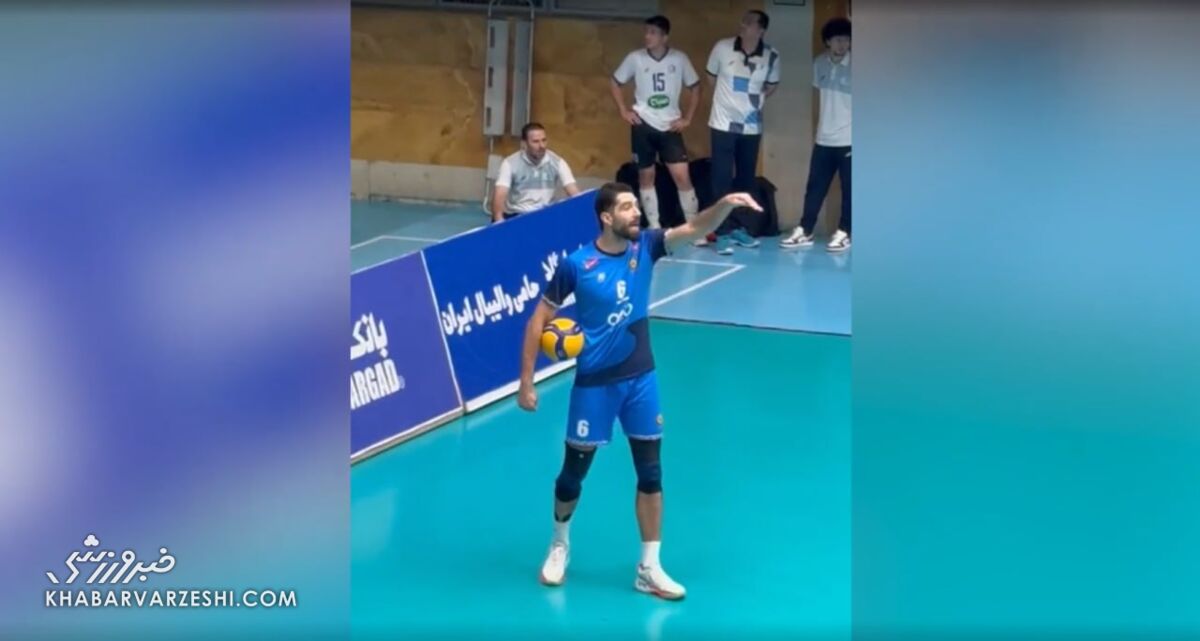 ویدیو| محمد موسوی سرمربی رقیب را مسخره و با او کل کل کرد