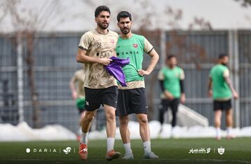 لایک جنجالی رضا شکاری؛ آیا مهاجم پرسپولیس، استقلالی می‌شود؟