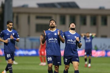 ویدیو| خلاصه بازی گل گهر ۳ - پرسپولیس ۱/ روزگار سرخ‌ها در سیرجان سیاه‌تر شد