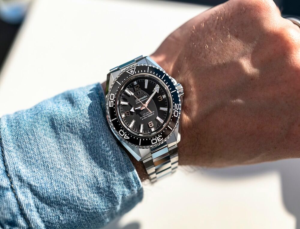 تحلیل واکنش‌های کاربران و کارشناسان نسبت به مدل جدید ساعت مچی امگا