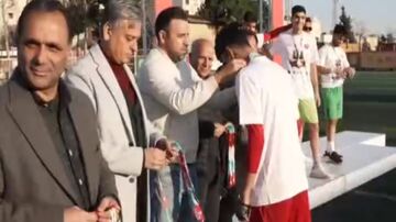 ویدیو| حواشی مراسم اهدای جام به پرسپولیسی‌ها