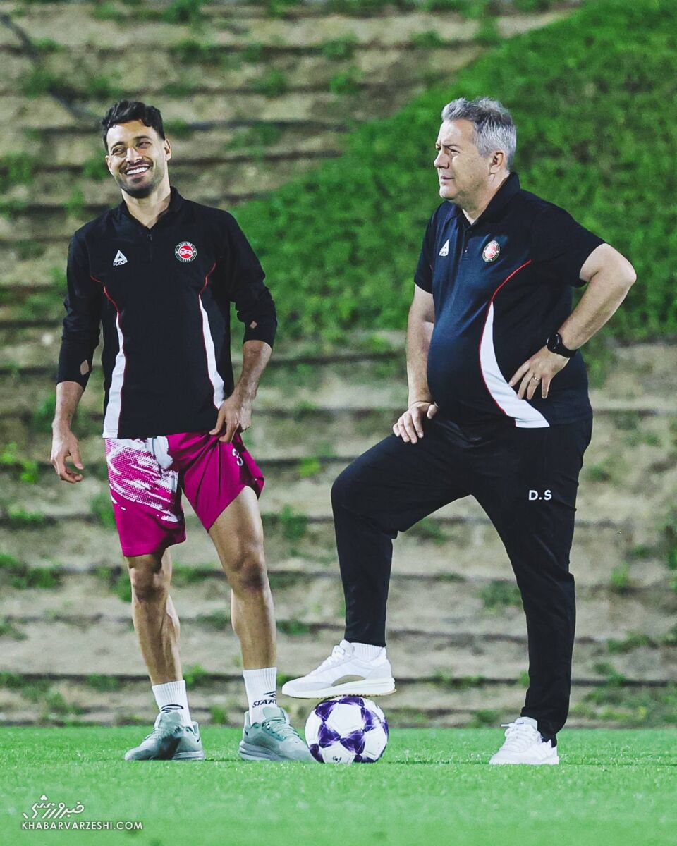 لبخند شجاع و اخم اسکوچیچ/ قاب مشترک سرمربی و مدافع تراکتور در قطر +عکس