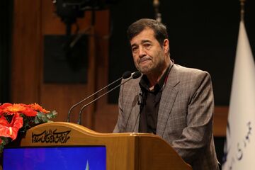 ویدیو| پاسخ وزیر ورزش به سوال درباره زمان بازگشت هواداران به لیگ برتر