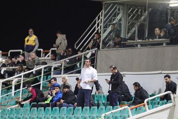 درگیری شدید یک پرسپولیسی با رحمتی: حرف نزن! +عکس