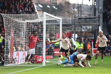 ناتینگام فارست ۰ - لیورپول ۱/ یک گل مردود و یک گل سالم؛ لیورپول مُرد تا بُرد!