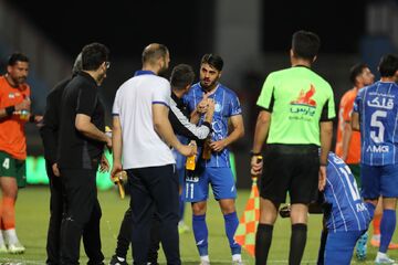 واکنش کارشناسان داوری به مشکوک‌ترین صحنه استقلال مقابل مس/ گل سالم بود یا نه؟