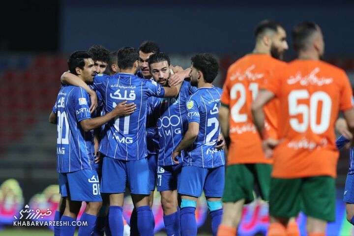 مس رفسنجان ۰ - استقلال ۱/ آبی‌ها با شکست قعرنشین صدرنشین شدند/ نوشداروی «وریا» قبل از پاگشای «سهراب»