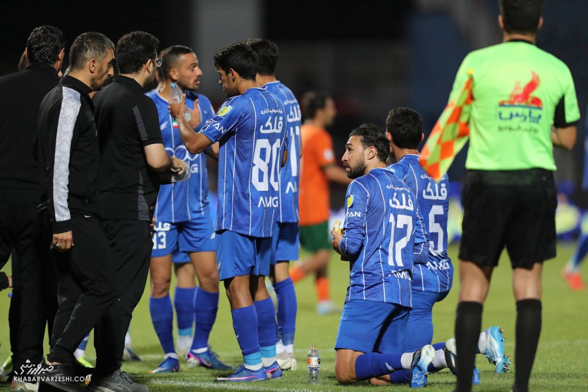 بازیکن استقلال