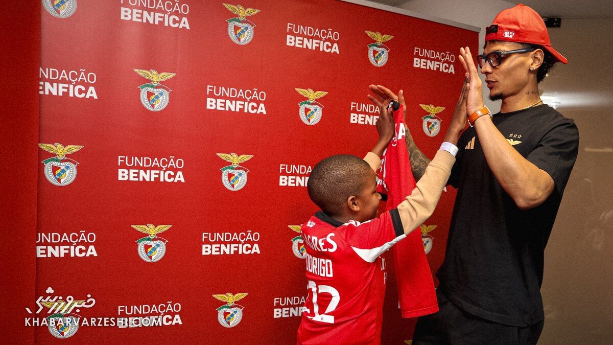 فرشته نجات در رختکن ستارهها/ ماجرای عملیات فرار از مرگ با هوشیاری هوادار ۹ ساله +عکس و ویدیو