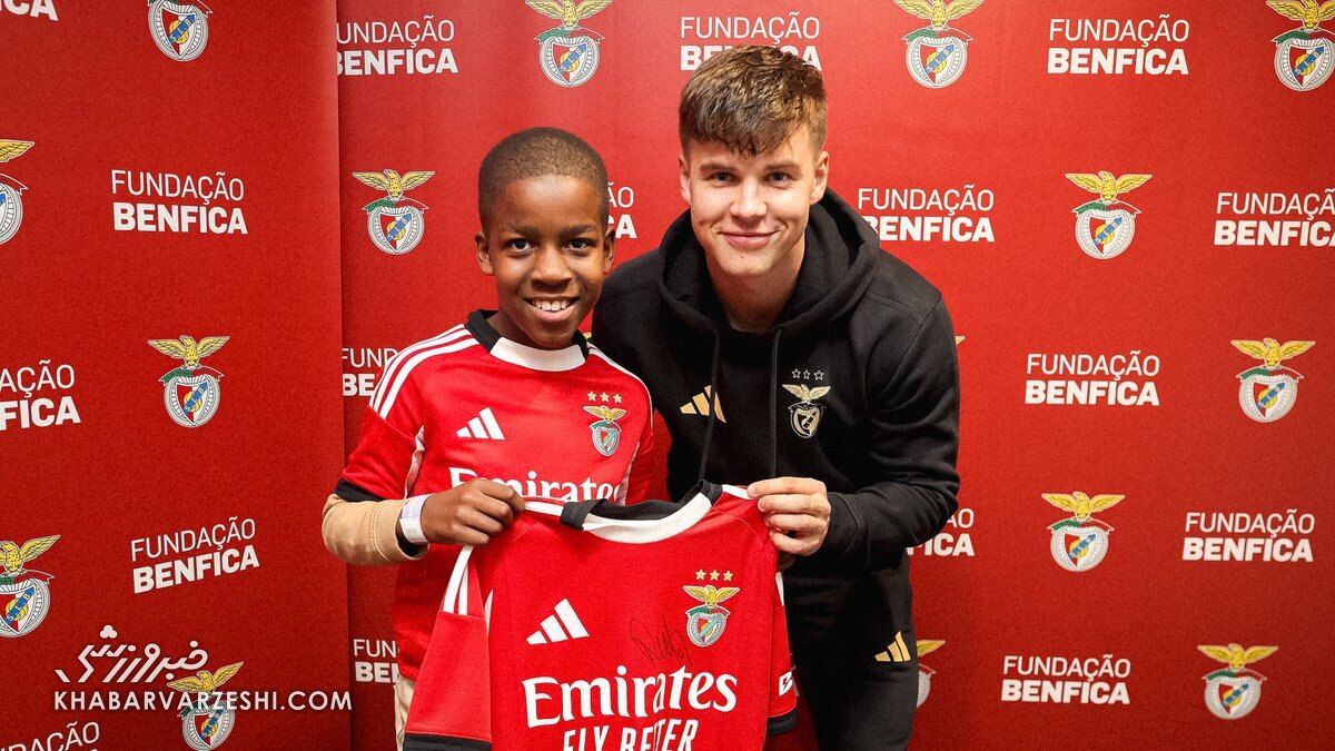 فرشته نجات در رختکن ستارهها/ ماجرای عملیات فرار از مرگ با هوشیاری هوادار ۹ ساله +عکس و ویدیو