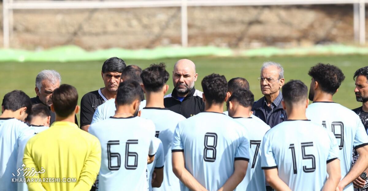 مدیر سازمان فوتبال استقلال، سهراب را تحویل گرفت! +عکس