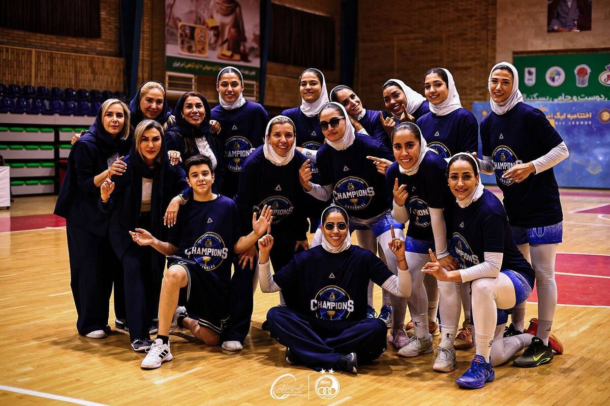 استقلال ۱۰۰ میلیون تومان خرج کرد و قهرمان شد! تیم بسکتبال بانوان استقلال
