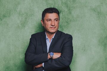 ویدیو| قلعه‌نویی در تیم ملی با ماهی ۱۵,۰۰۰,۰۰۰,۰۰۰ تومان/ فردوسی‌پور: کدام سفید امضا؟