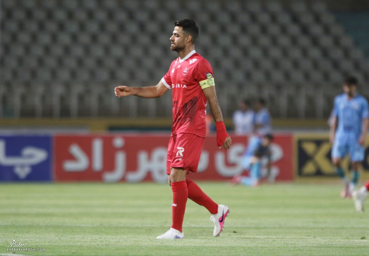 پورعلی گنجی به قولش به پرسپولیسیها وفادار ماند