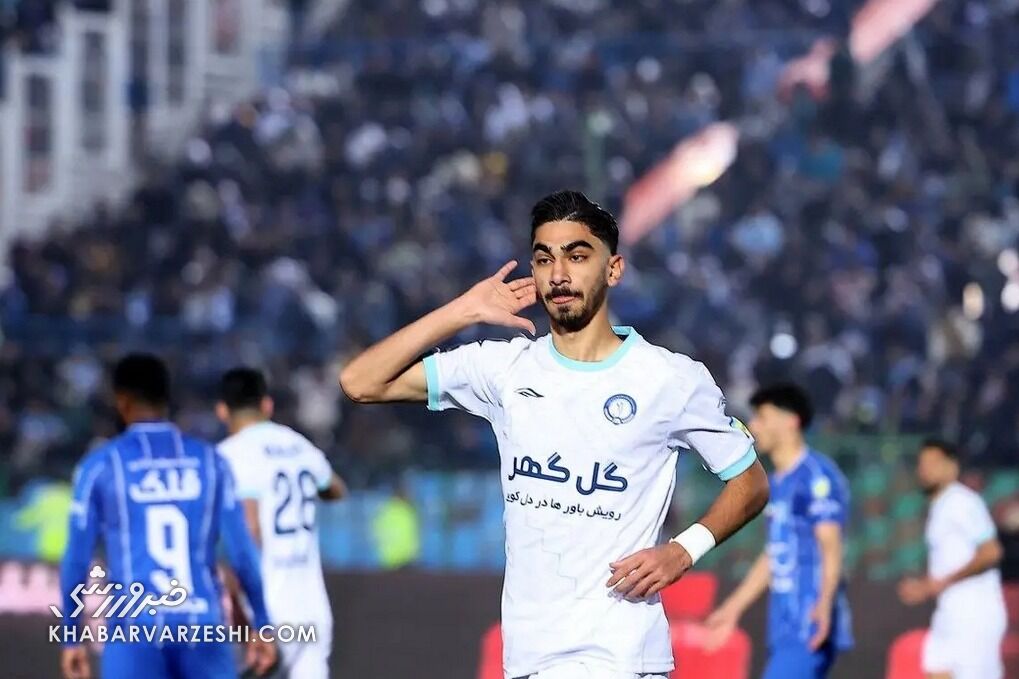 پرسپولیس یک مهاجم جدید گرفت/ بازیکن سابق استقلال سرخ‌پوش شد