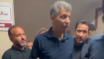 ویدیو| عادل در میان هنرمندان حاضر در مراسم ختم اکبر عبدی