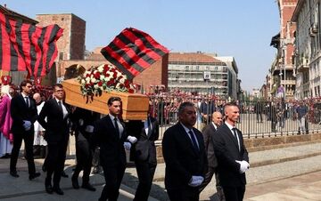 مشاور استقلال در مراسم تدفین فرانکو بارزی +عکس